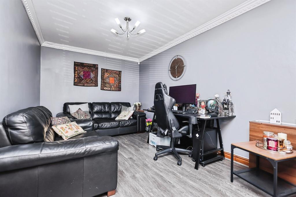 House in Birmingham, West Midlands - View 4