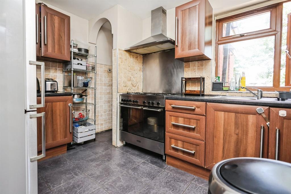 House in Birmingham, West Midlands - More