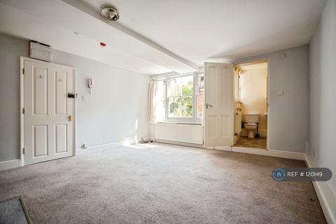 Studio to rent, Church Lane, Tonbridge, TN9