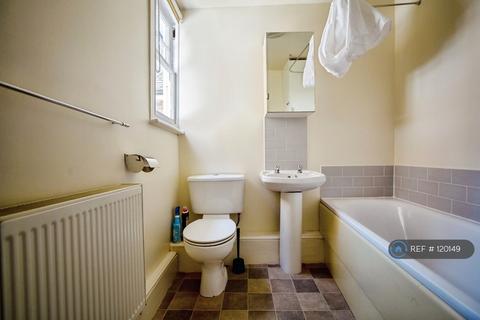 Studio to rent, Church Lane, Tonbridge, TN9