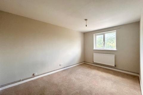 2 bedroom flat to rent, Hedon Road, Hull, HU9