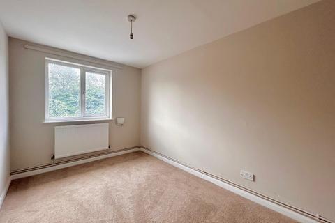 2 bedroom flat to rent, Hedon Road, Hull, HU9