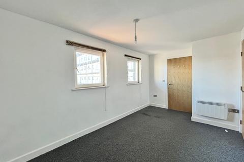 2 bedroom flat to rent, Spring Street, Hull, HU2
