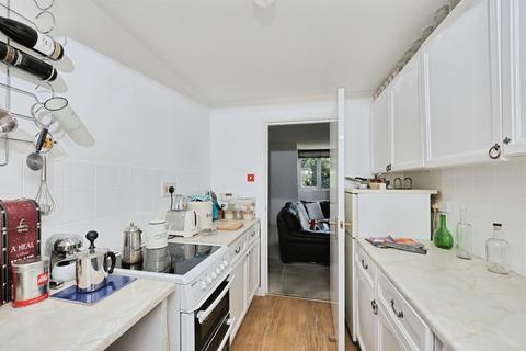2 bedroom flat for sale, St. Martins Close, Norwich