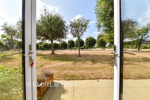 2 bedroom ground floor flat for sale, Ilford Court, Cranleigh, Surrey