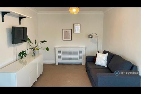2 bedroom flat to rent, Hodge Court, Chelmsford, CM1