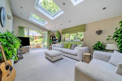 4 bedroom end of terrace house for sale, Constable Close, Keynsham, Bristol
