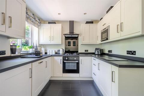 4 bedroom end of terrace house for sale, Constable Close, Keynsham, Bristol