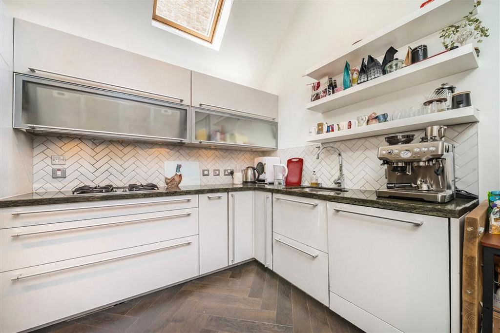 House in London - View 4
