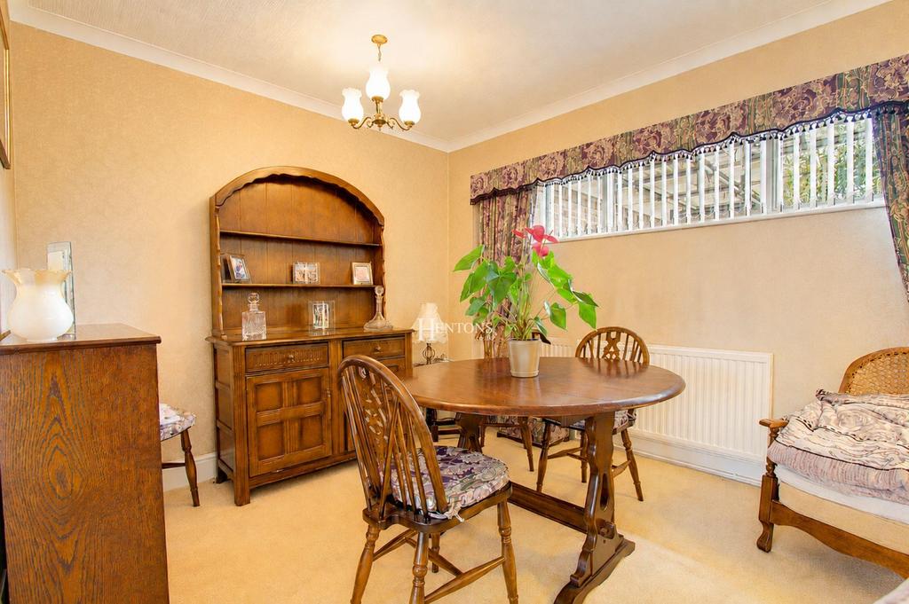 Apartment in Cardiff, Lakeside, Cyncoed - View 3