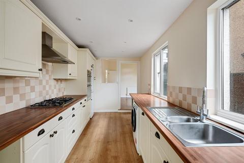 3 bedroom semi-detached house for sale, Great Elms Road, Bromley BR2