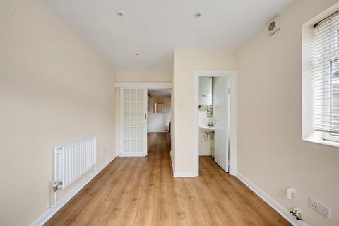 3 bedroom semi-detached house for sale, Great Elms Road, Bromley BR2