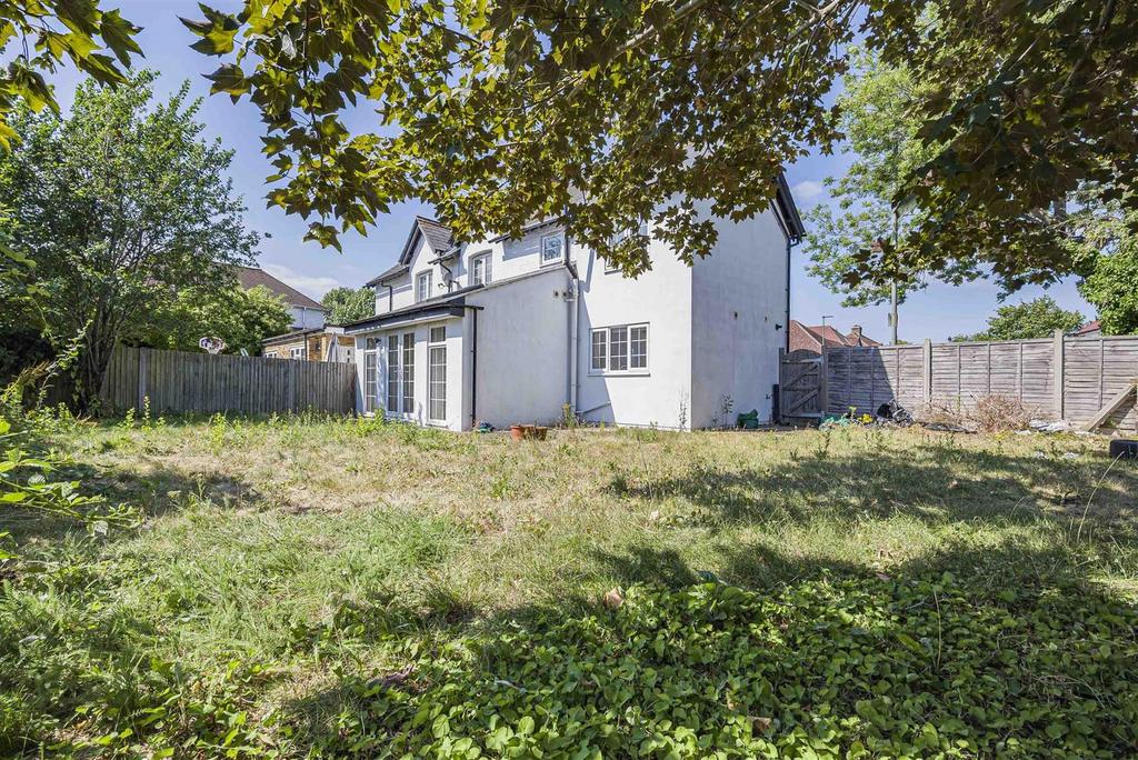 Detached house exterior, garden