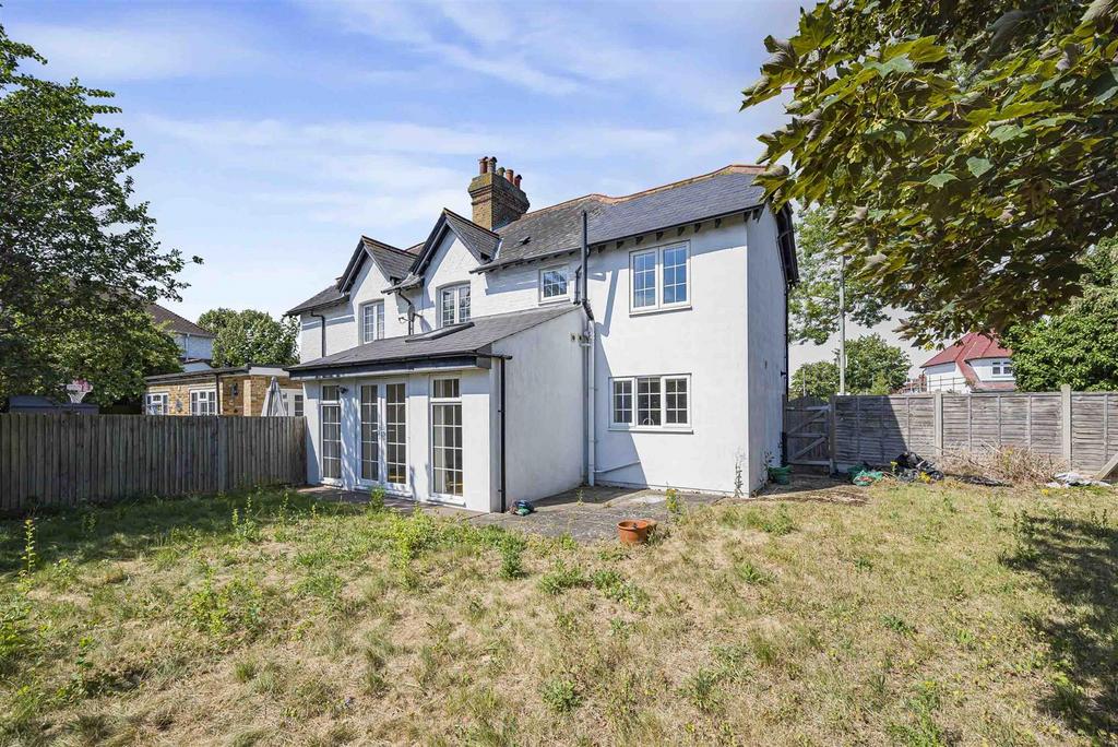Detached house exterior, garden
