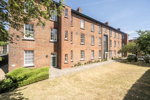 2 bedroom flat for sale, Mons Court, Winchester, Hampshire, SO23