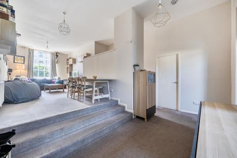 2 bedroom flat for sale, Mons Court, Winchester, Hampshire, SO23