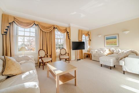 4 bedroom townhouse to rent, Queens Acre Windsor SL4