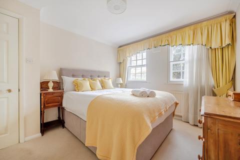 4 bedroom townhouse to rent, Queens Acre Windsor SL4