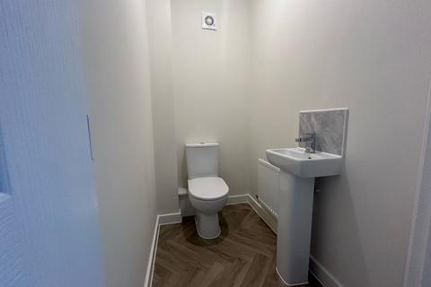 2 bedroom semi-detached house to rent, The Circle, SHEFFIELD