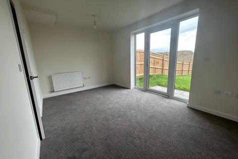 2 bedroom semi-detached house to rent, The Circle, SHEFFIELD