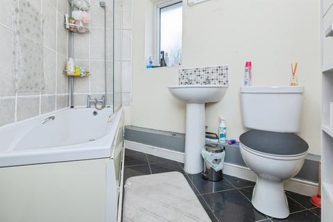 3 bedroom terraced house for sale, Reeth Close, Leicester