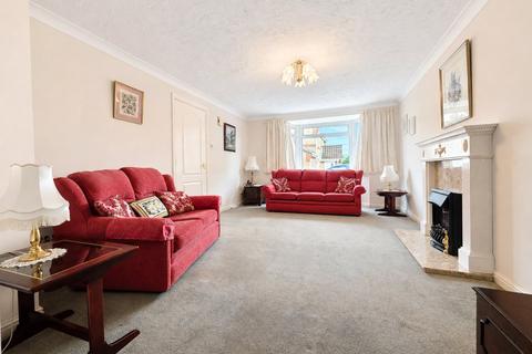 4 bedroom detached house for sale, Graysons Close, Rayleigh, Essex, SS6