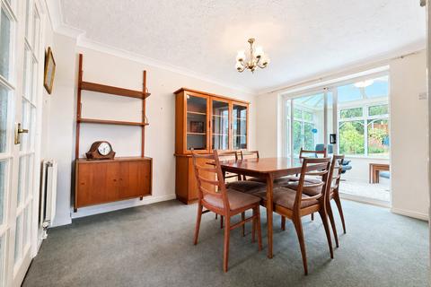 4 bedroom detached house for sale, Graysons Close, Rayleigh, Essex, SS6