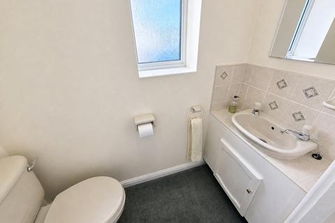 4 bedroom detached house for sale, Graysons Close, Rayleigh, Essex, SS6