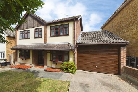 4 bedroom detached house for sale, Elm Drive, Rayleigh, Essex, SS6