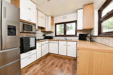 4 bedroom detached house for sale, Elm Drive, Rayleigh, Essex, SS6