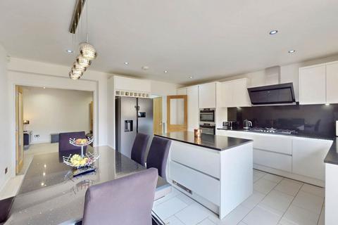 4 bedroom semi-detached house for sale, Kingsclere Road, Basingstoke, RG21 5UQ