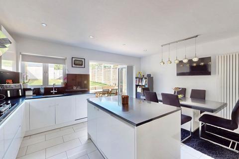 4 bedroom semi-detached house for sale, Kingsclere Road, Basingstoke, RG21 5UQ