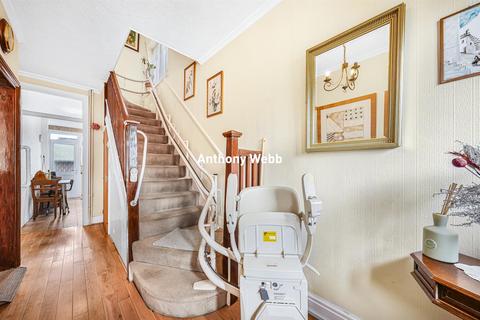 3 bedroom end of terrace house for sale, Hedge Lane, Palmers Green, N13