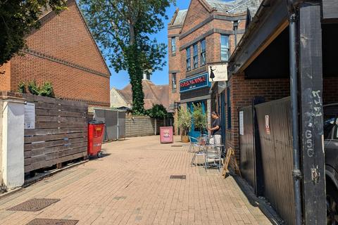 Retail property (high street) to rent, Central Walk Wokingham RG40 1AZ