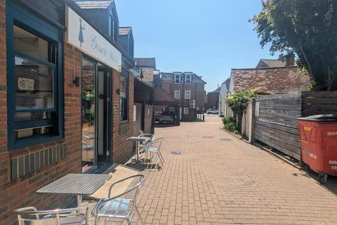 Retail property (high street) to rent, Central Walk Wokingham RG40 1AZ