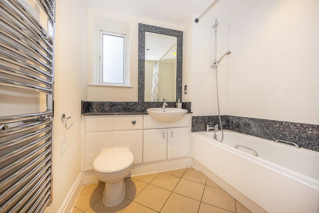 Apartment in Richmond - View 5