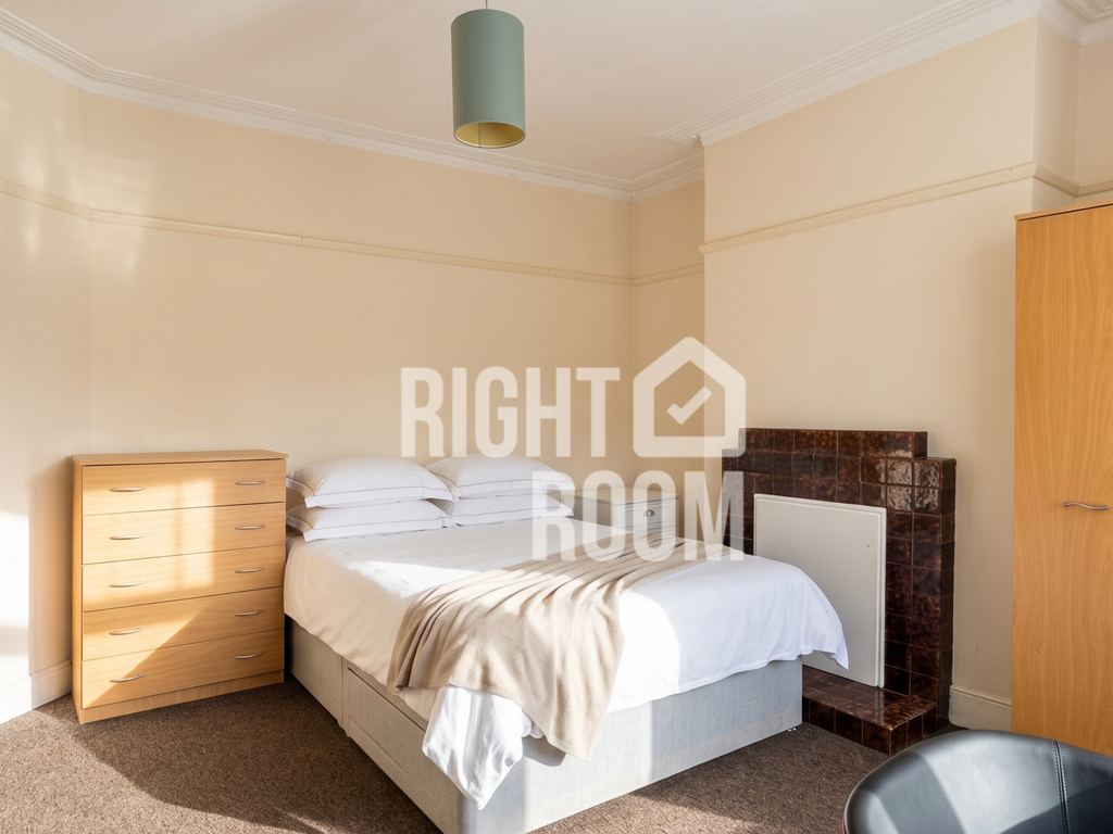 4 Bed House, Highfield Lane, Southampton SO17 1QA