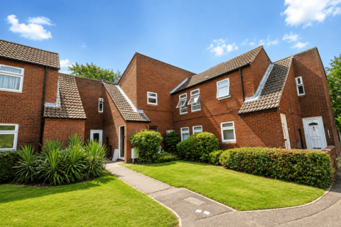1 bedroom maisonette to rent, Lupin Close, West Drayton, Middlesex UB7