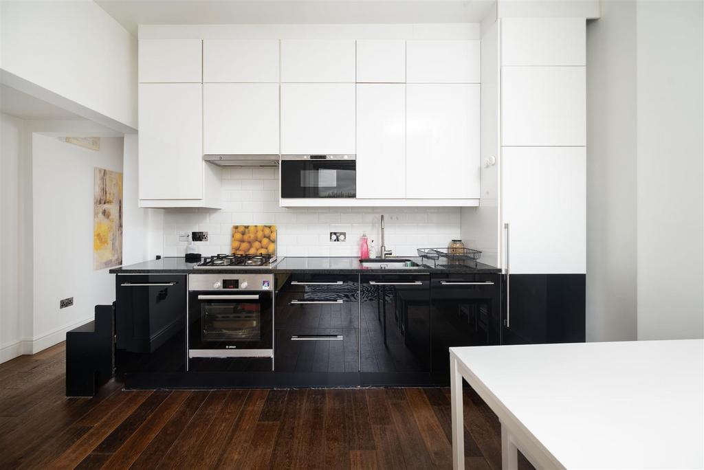Apartment in London - View 3