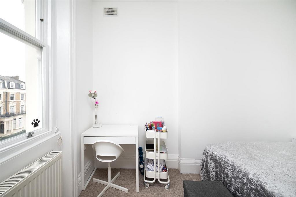 Apartment in London - View 5