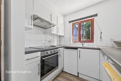 1 bedroom ground floor flat for sale, St. Christophers Gardens, Thornton Heath