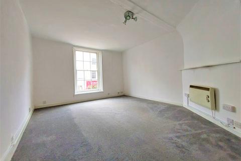 3 bedroom flat to rent, Cooper Street, Chichester, PO19