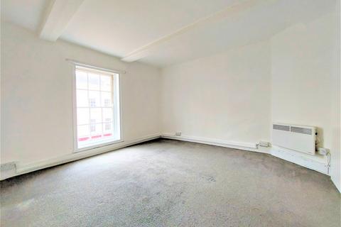 3 bedroom flat to rent, Cooper Street, Chichester, PO19