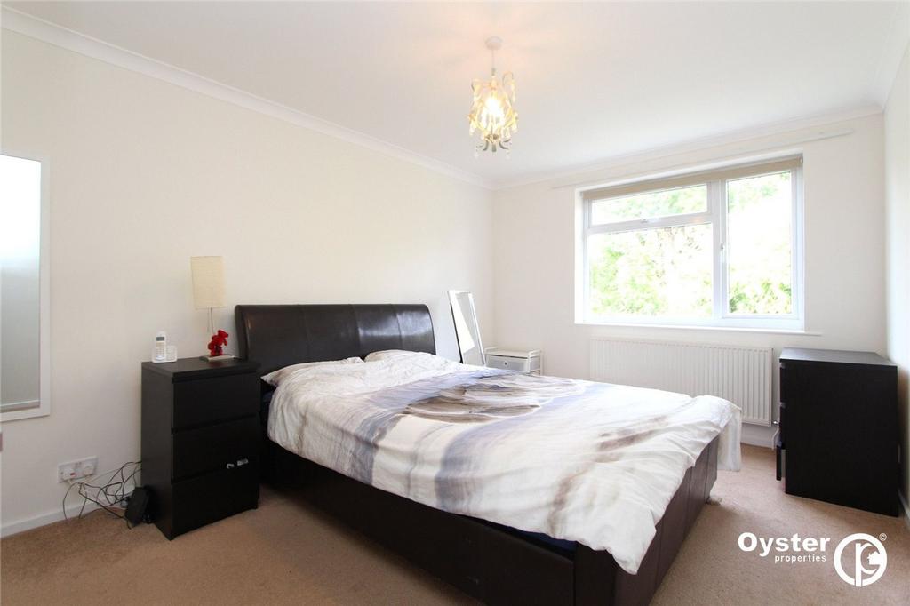 Apartment in Edgware - More