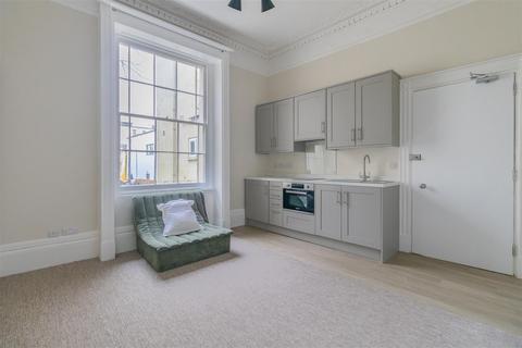 Studio to rent, Evesham Road, Cheltenham