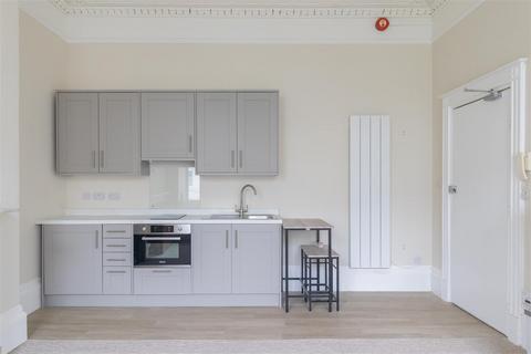 Studio to rent, Evesham Road, Cheltenham