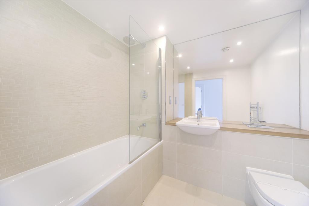 Apartment in Oval - View 5