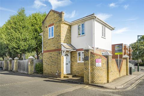 Radcliffe Mews, Hampton Hill