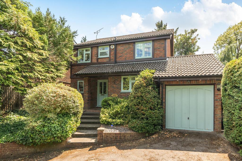 Detached house exterior, garage