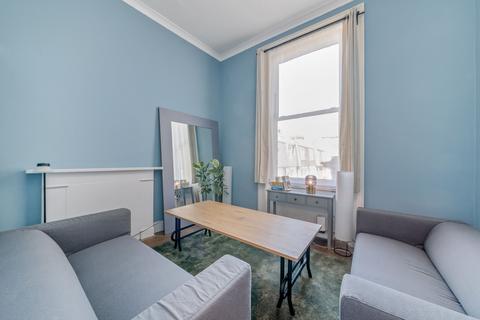 1 bedroom in a house share to rent, 231 Earls Court Road
